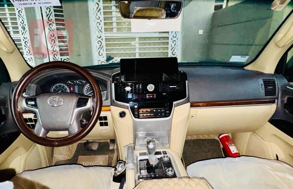 تويوتا لاندكروزر